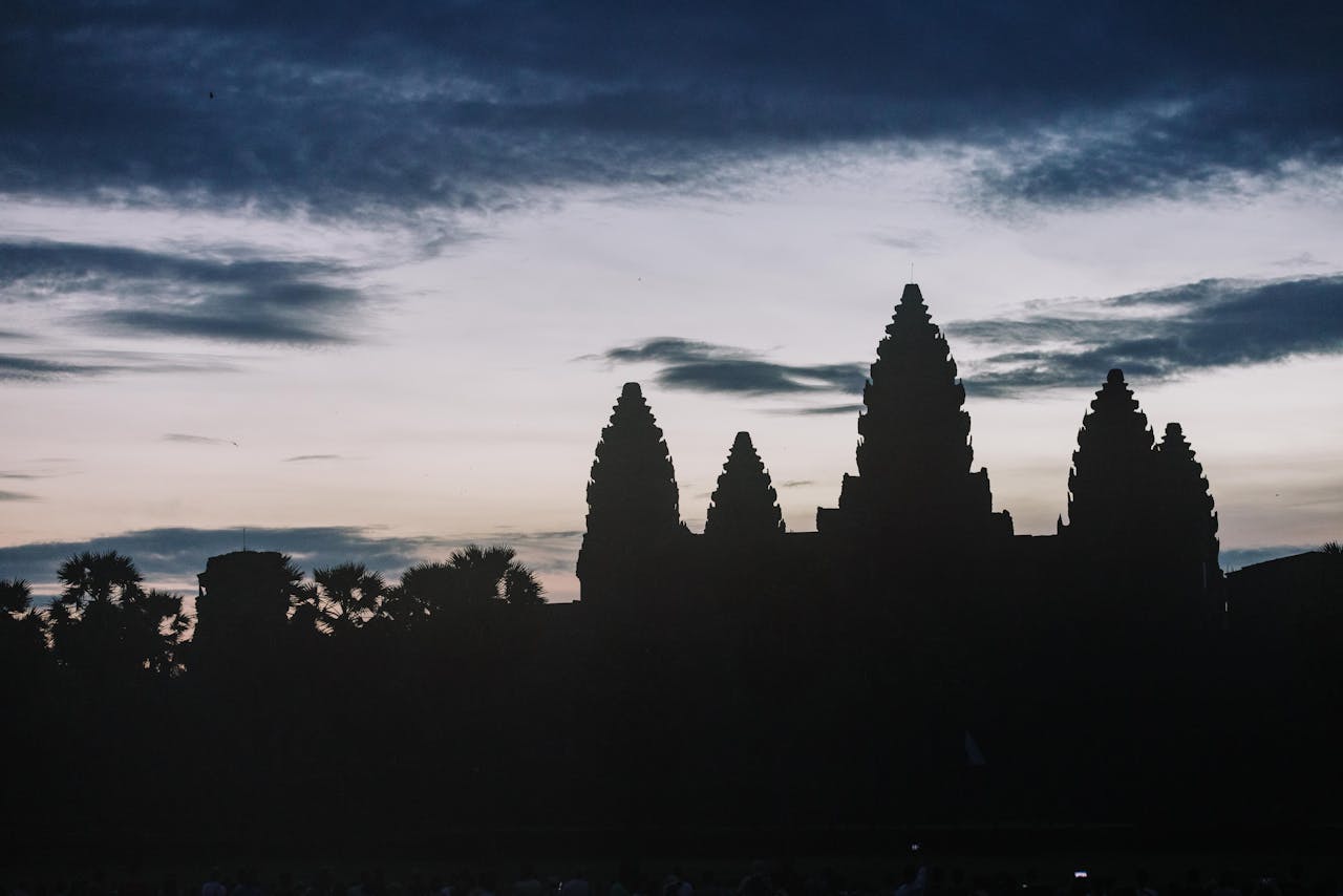 Angkor Wat au lever du soleil, Cambodge — guide eSIM 2026