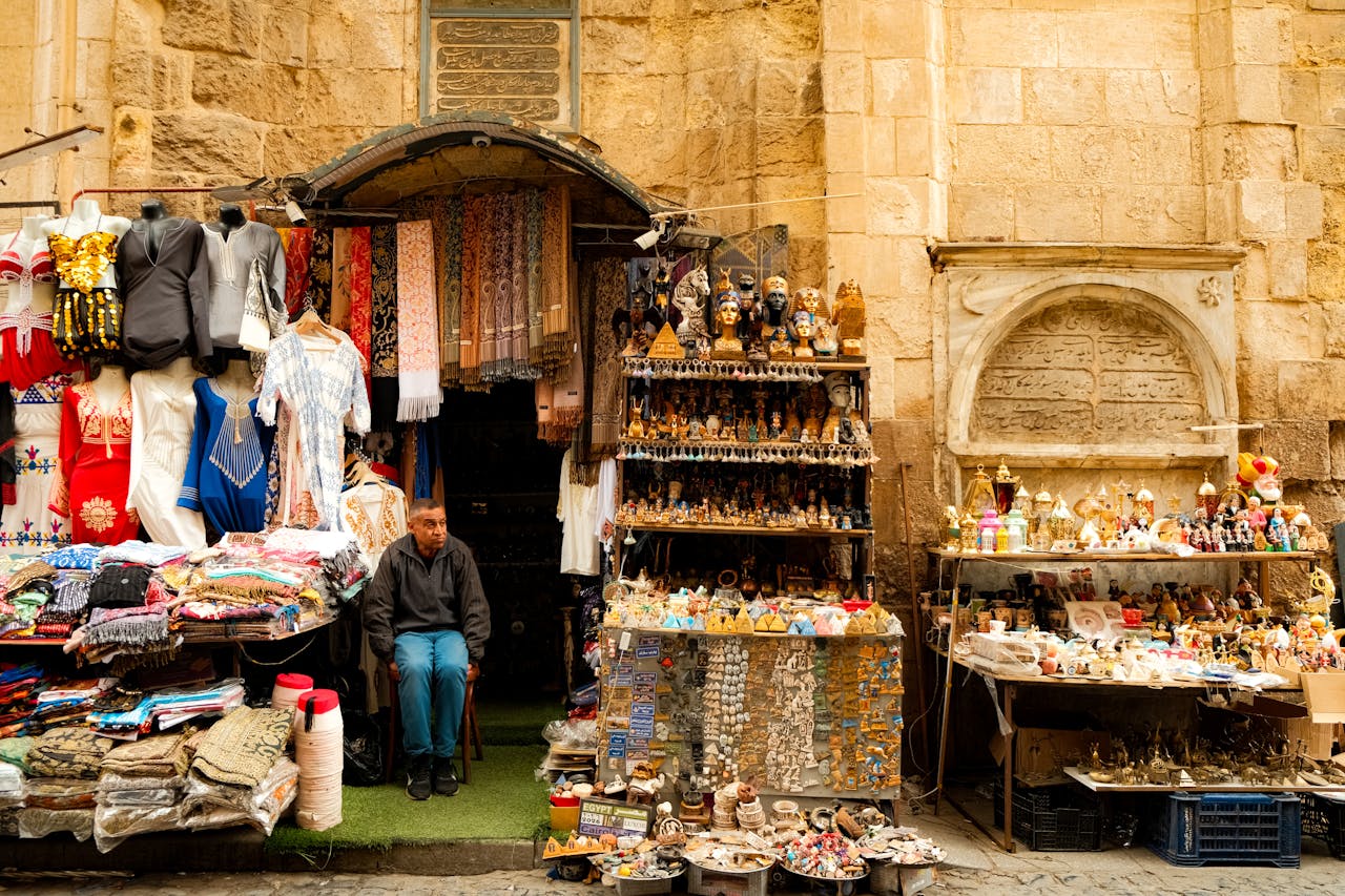 Bazar au Caire, Égypte — connexion mobile en voyage