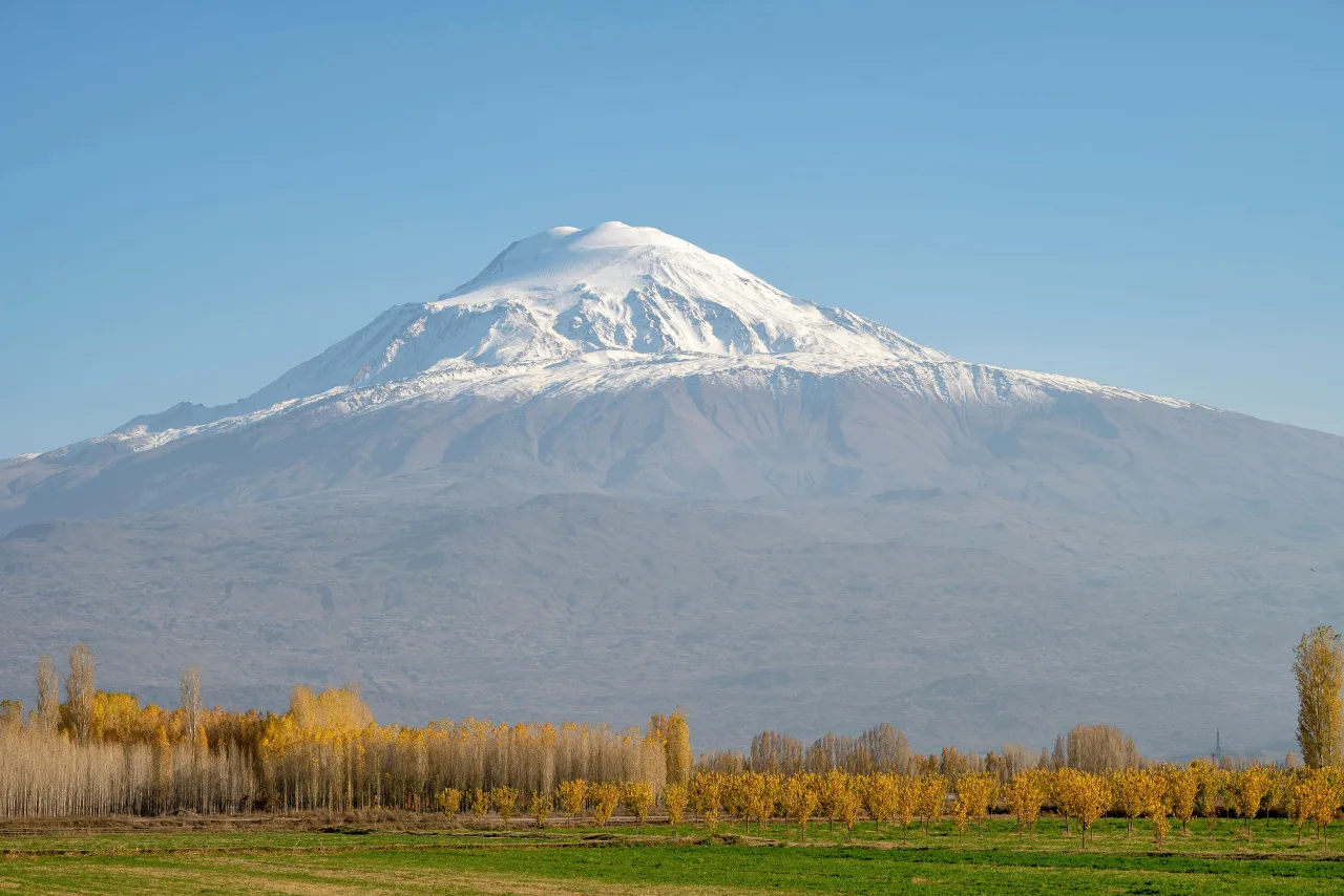 Mont Ararat enneigé en Anatolie de l'Est